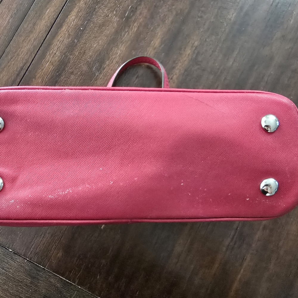 Coach - Picture 3 of 5